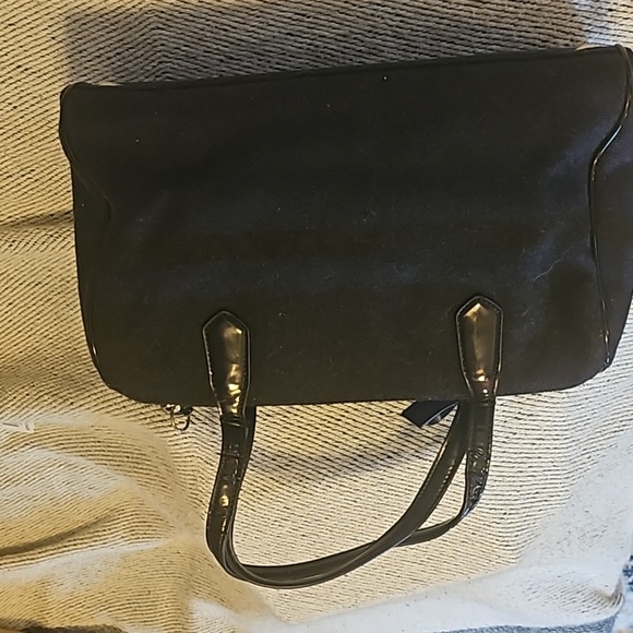 AUTHENTIC VINTAGE COACH WOOL HANDBAG WITH PATENT LEATHER HANDLE AND BOW - Picture 3 of 9